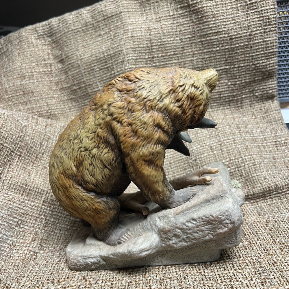 Bear Sculpture with Fish - Brown and Gray - Picture 3 of 6